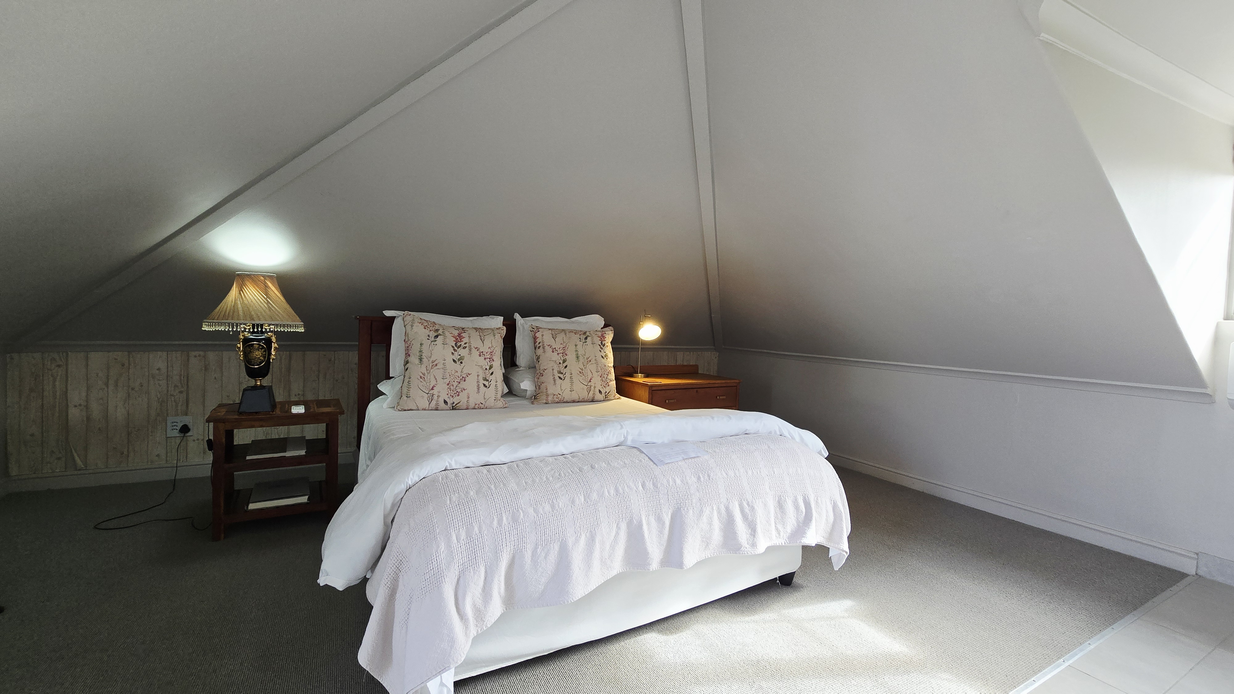 Kasteelberg Place — Cinsault room